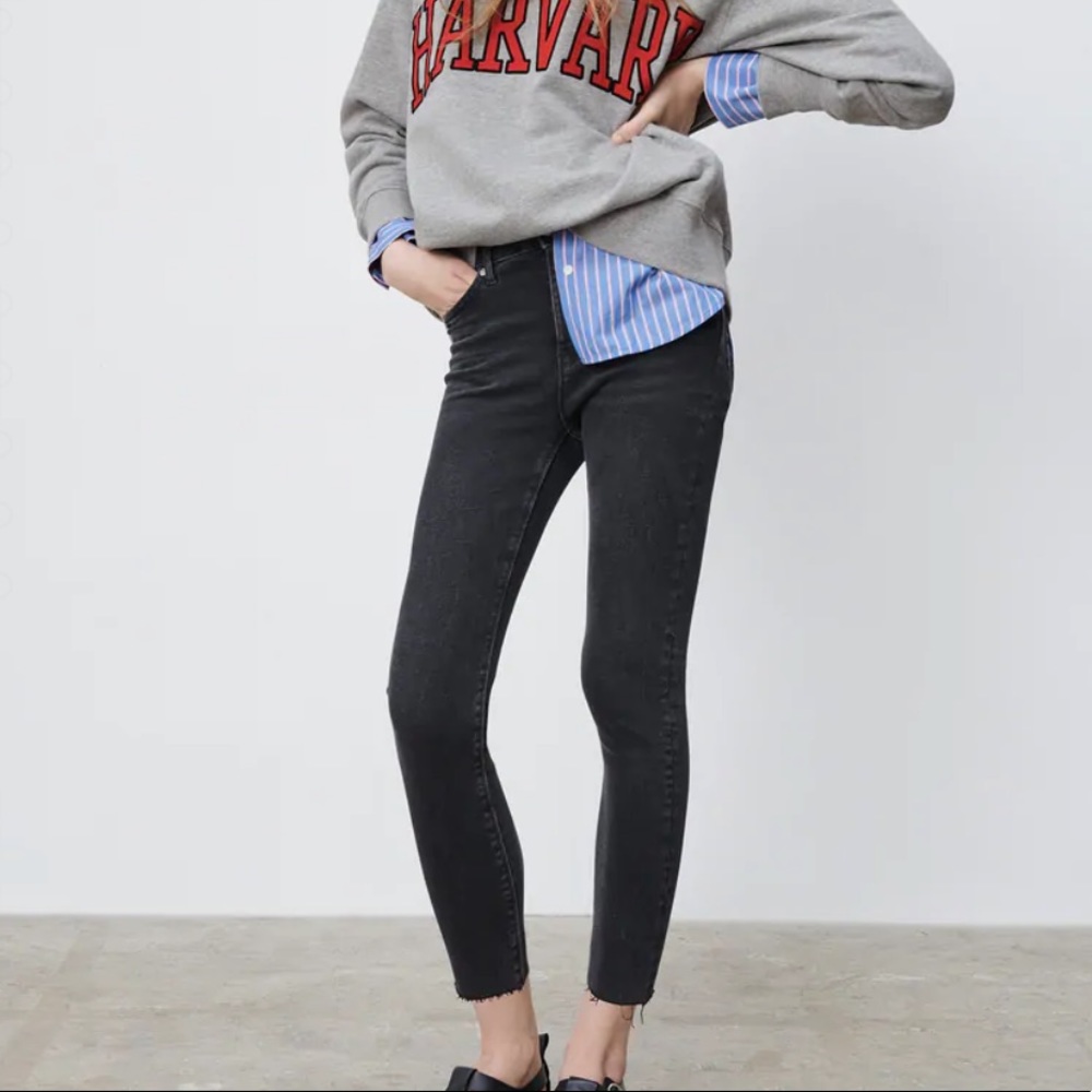 Zara Black frayed skinny ankle denim